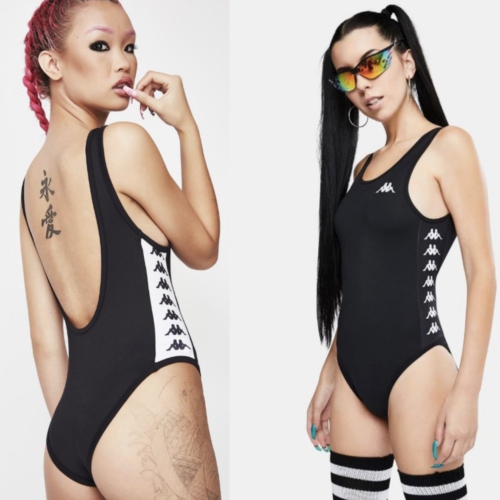 NWOT Kappa 222 Banda Auber Black / White Asymmetrical Color Bodysuit